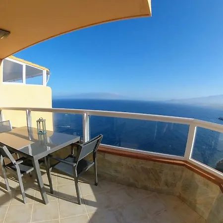 Facing The Ocean - Full Appt With 2 Double Bedroom Daire *