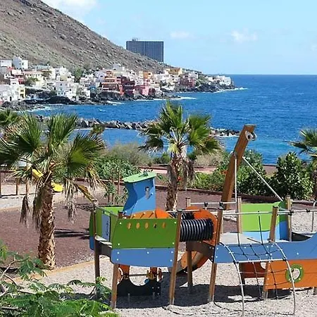 Facing The Ocean - Full Appt With 2 Double Bedroom Апартаменты *