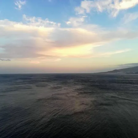 Facing The Ocean - Full Appt With 2 Double Bedroom Апартаменты *